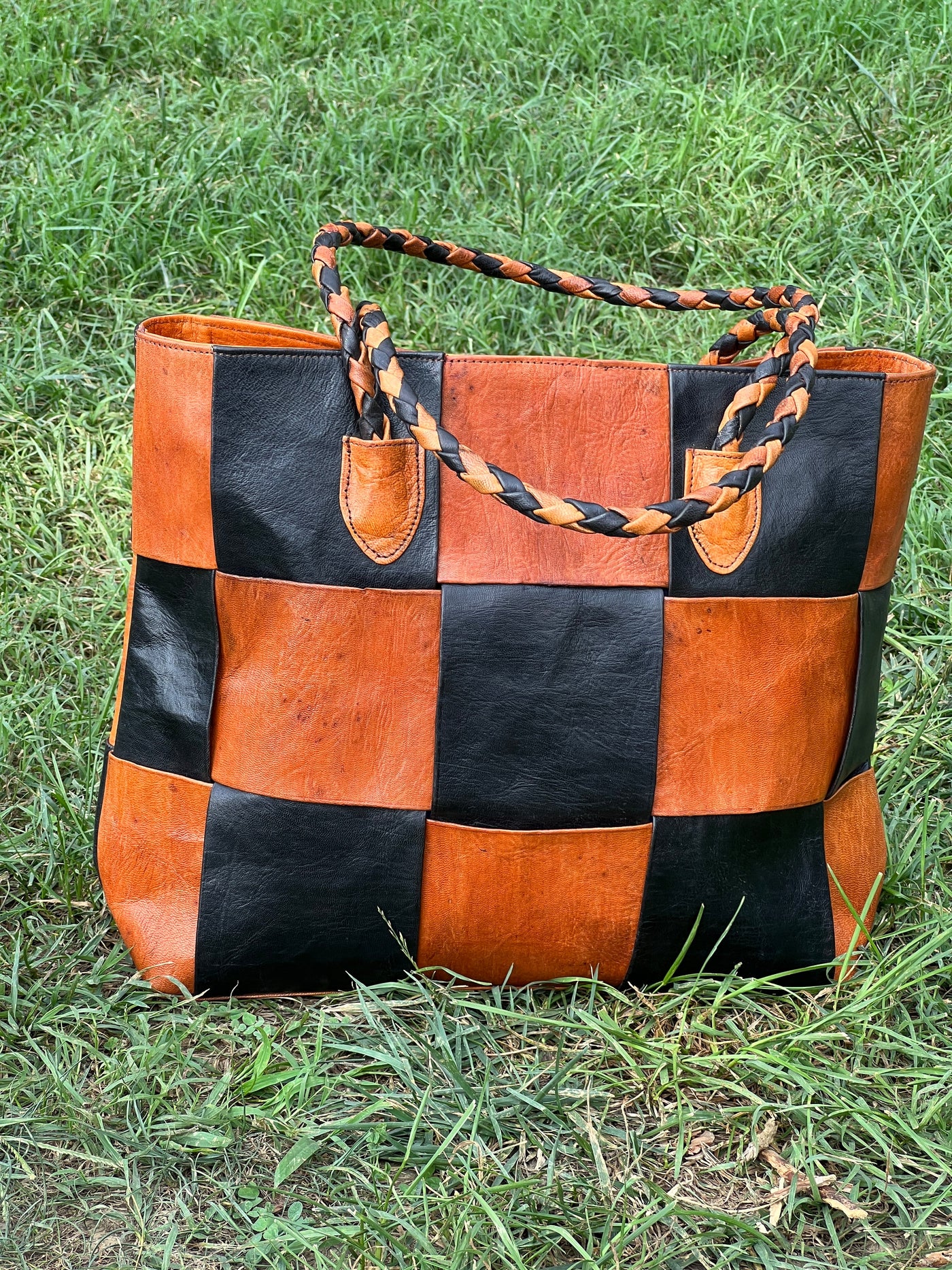 Tribal Essence: Handcrafted Mali Leather Bag (Wholesale)