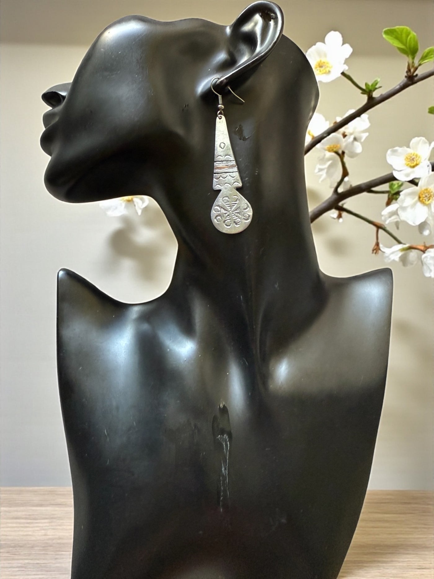 Camel Footprint Tuareg Earrings – Lightweight Aluminum Tribal Design