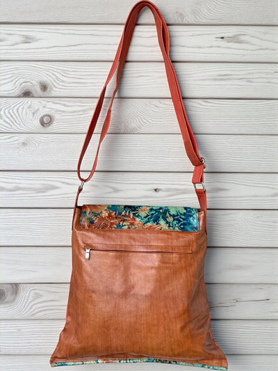 Koro Sunset Crossbody Bag – Handcrafted Leather Art from Mali (17x16 inch)