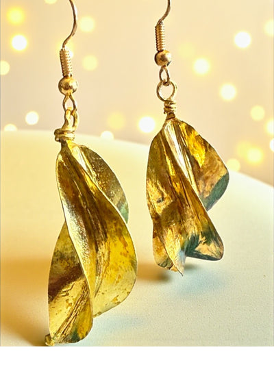 Saramani “Fulani Twirl Leaf” Earrings – 1.5 Inch Handcrafted Brass Elegance