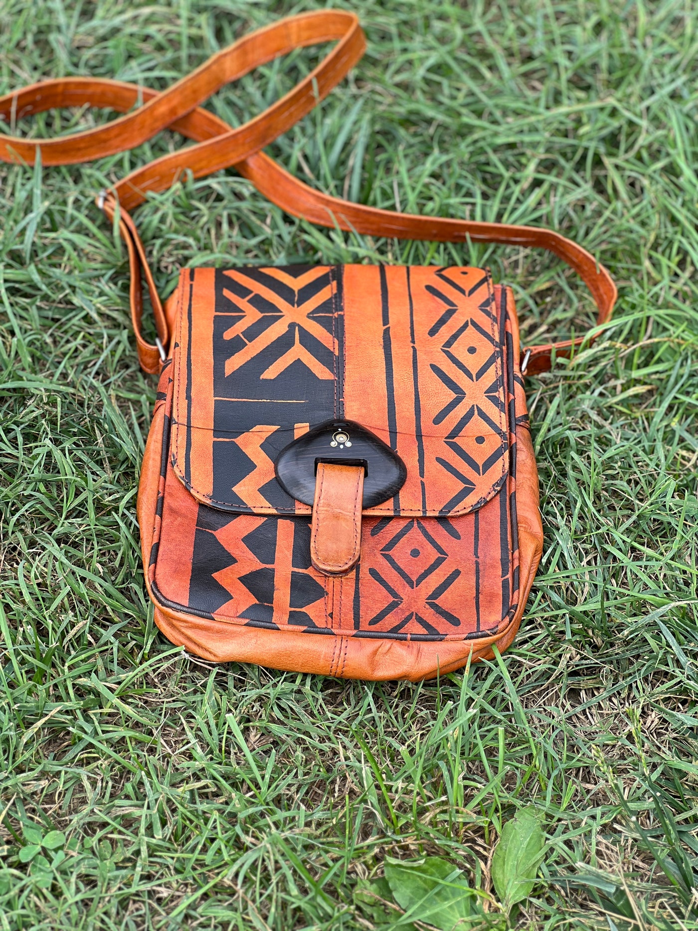 African Opulence: Handcrafted Leather Elegance