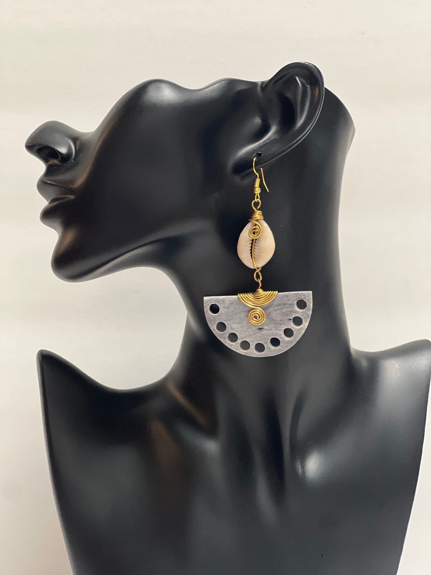 Malkia (Queen) Earrings - Embody regal elegance. (Wholesale)