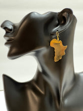 Charger l&#39;image dans la galerie, Handmade Africa Shape Brass Earings
