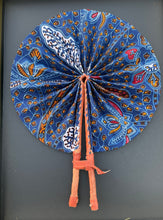 Charger l&#39;image dans la galerie, Ghana’s Artistry Unfolded: Portable Hand Fans with a Story
