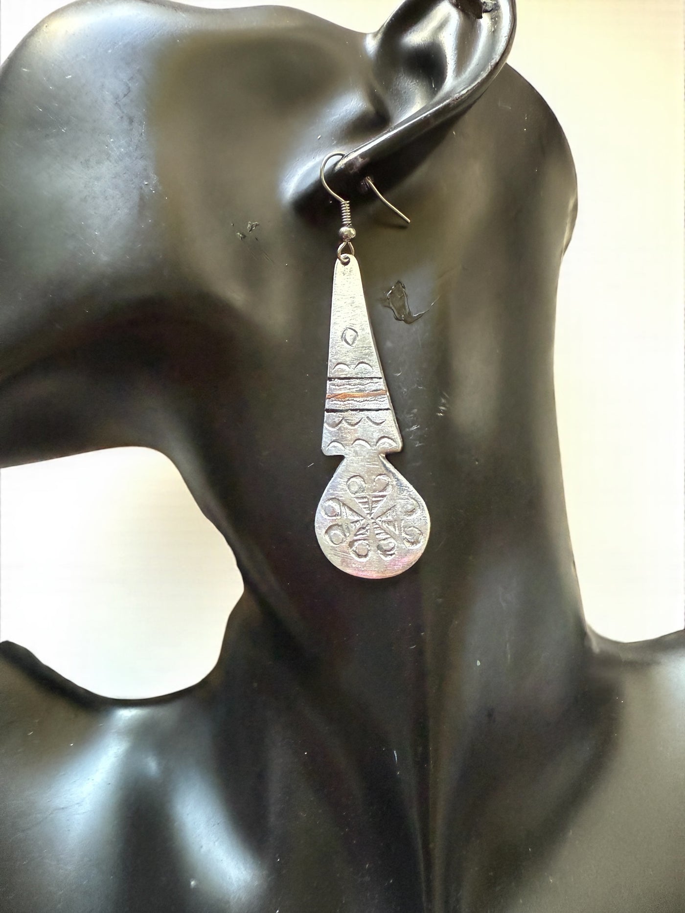 Camel Footprint Tuareg Earrings – Lightweight Aluminum Tribal Design