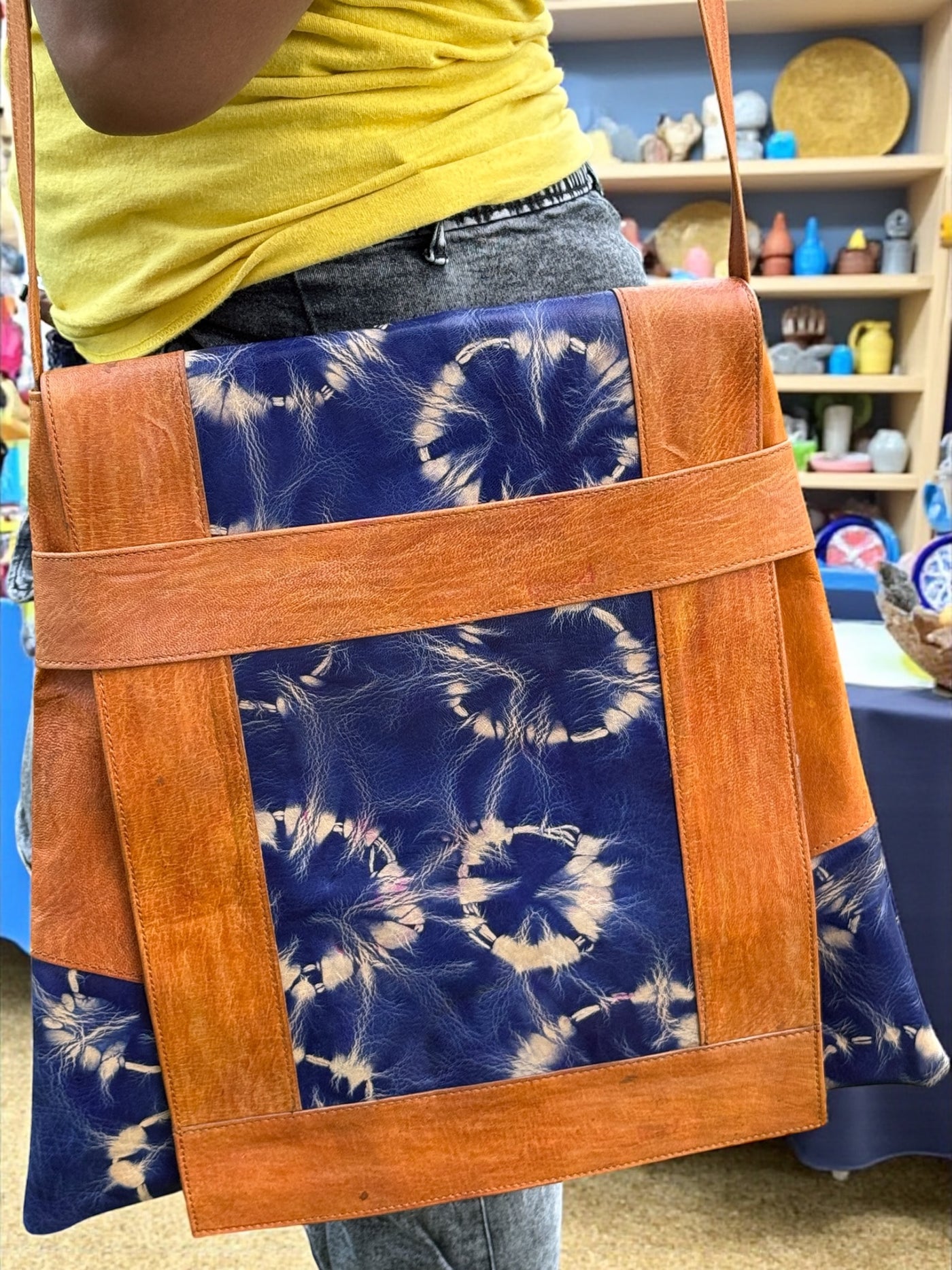 Desert Horizon Leather Shoulder Bag – Handmade in Mali (17x16)