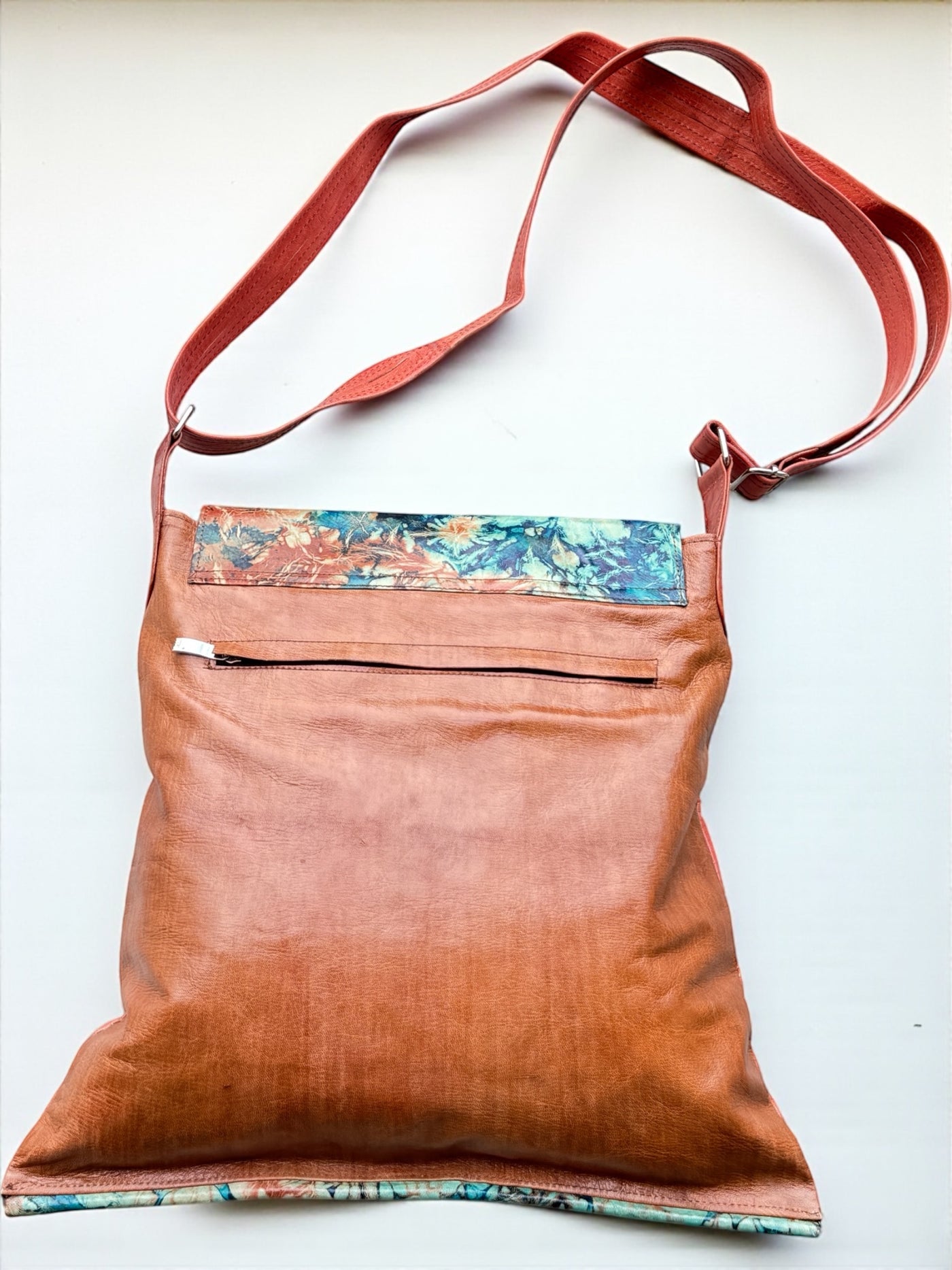 Koro Sunset Crossbody Bag – Handcrafted Leather Art from Mali (17x16 inch)