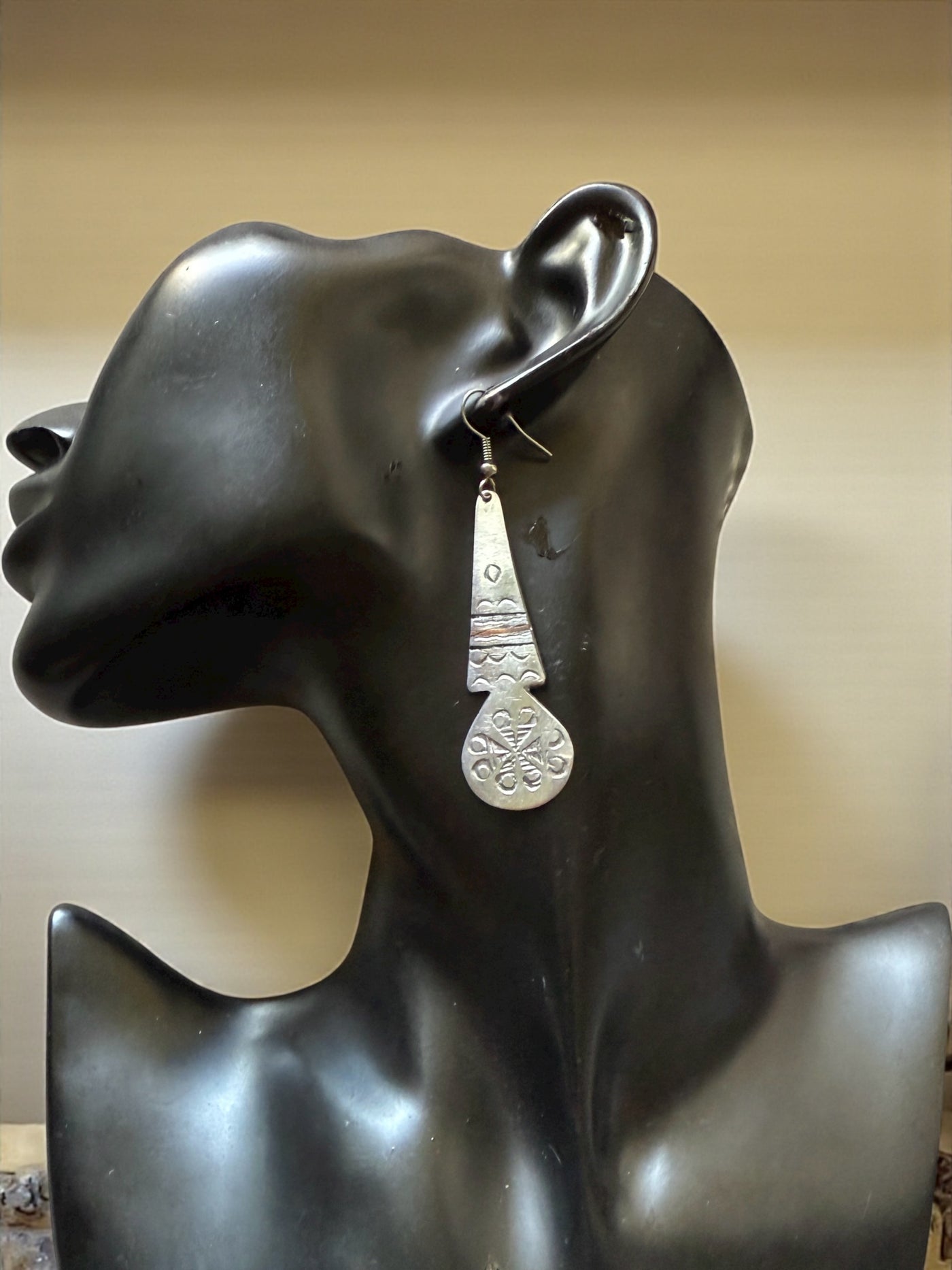 Camel Footprint Tuareg Earrings – Lightweight Aluminum Tribal Design