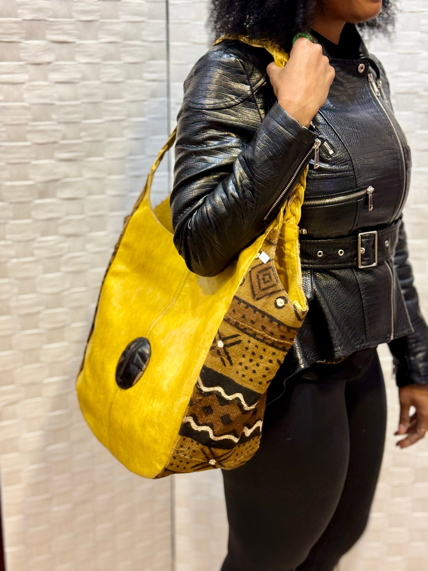 Tribal Essence: Handcrafted Mali Leather Bag (Wholesale)