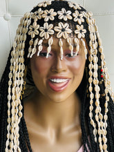 Charger l&#39;image dans la galerie, &quot;Regal Reverie: Handmade Cleopatra-Inspired Cowrie Shells Head Piece - Embody African Royalty from Mali&quot;
