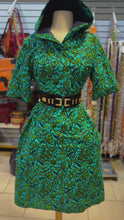 Charger et lire la vidéo dans la visionneuse de la Galerie, African Print Fabric Mini Dress With Hoodie M
